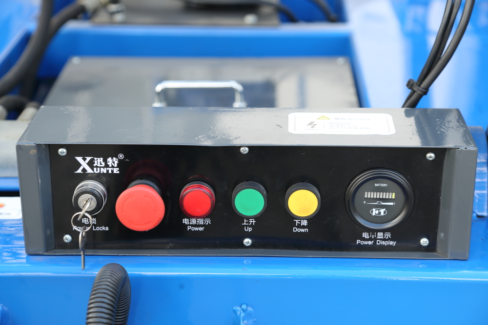 剪叉式高空作业平台